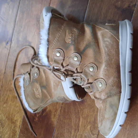 Waterproof Sorel boots size 7.5 - Picture 7 of 7